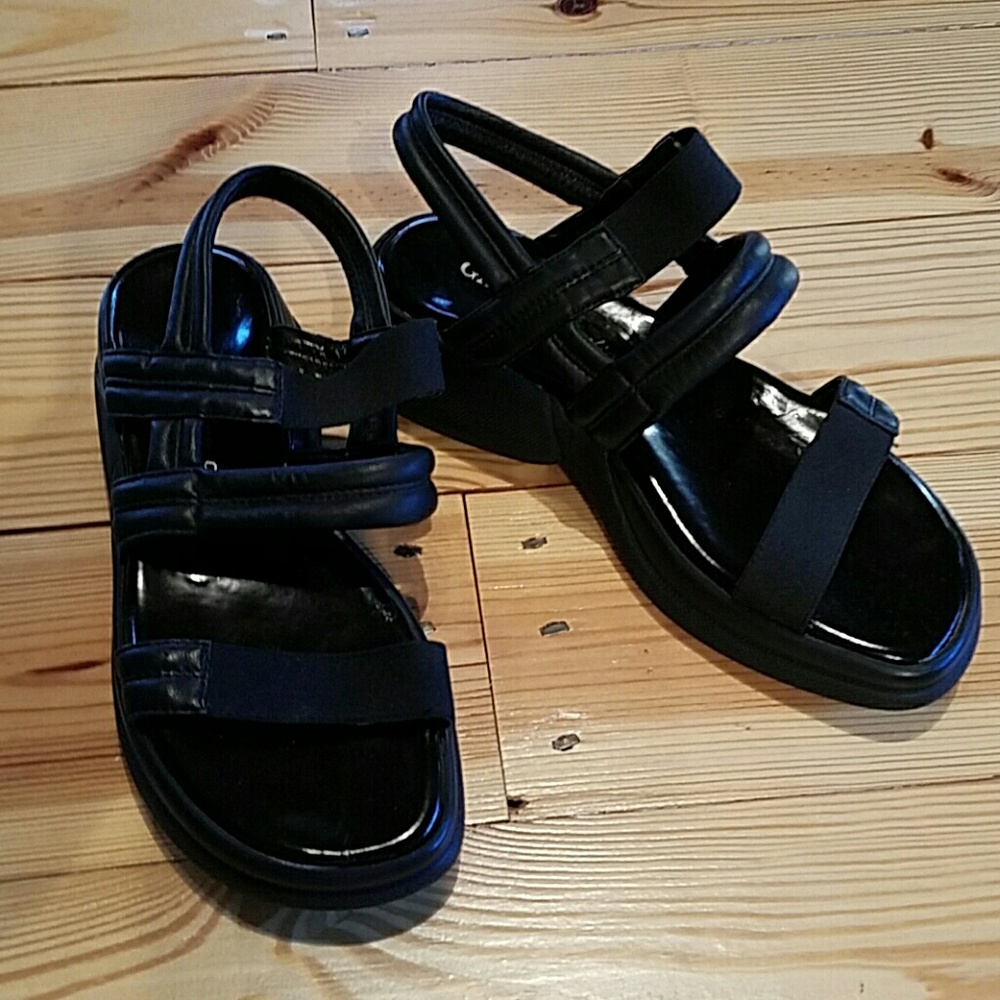 Gama Studio Black Leather Sandals