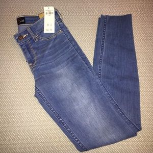 Hollister Light Wash Crop Skinny Jean