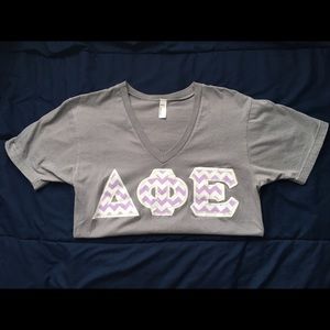 Gray vneck with dphie stitched letters
