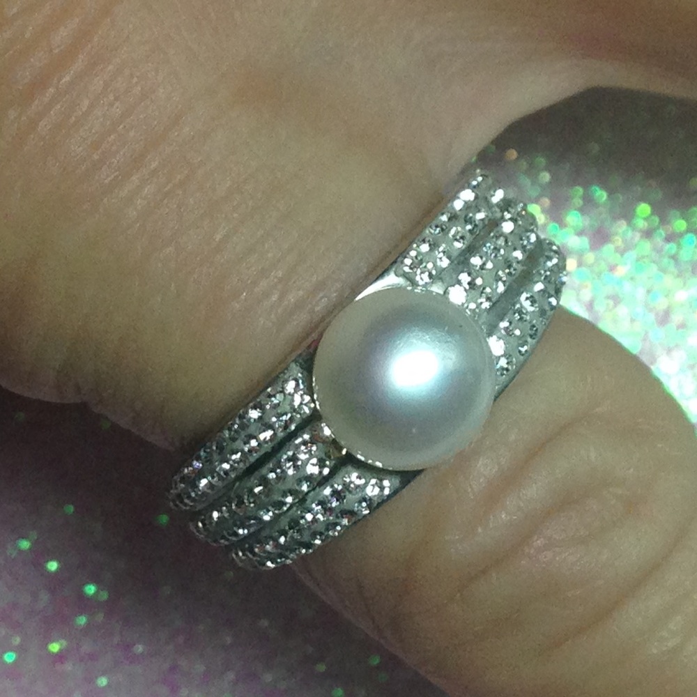 🔥SALE🔥Timeless Pearl - Crystal .925 Ring 7 - Picture 3 of 8