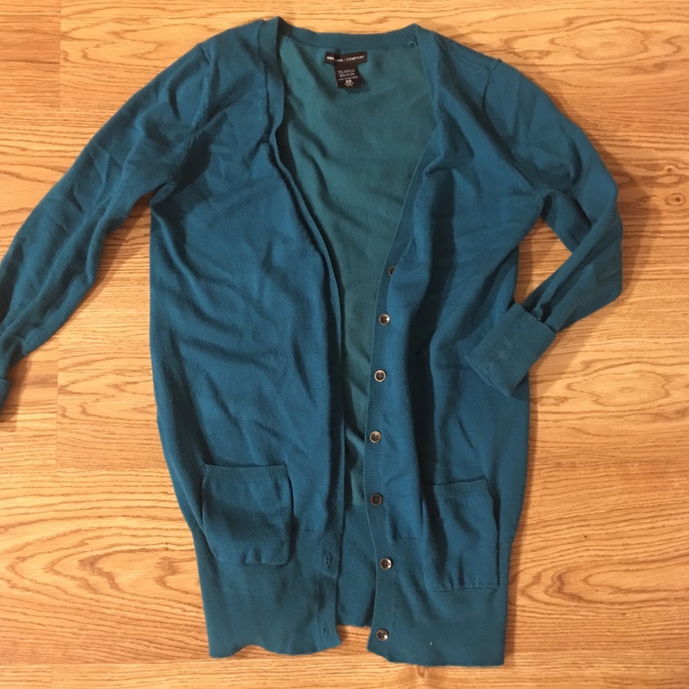 **Donating! last call!** NY&Co used XS cardigan