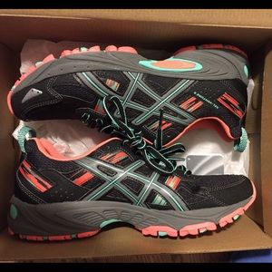 Asics gel venture 5 like new