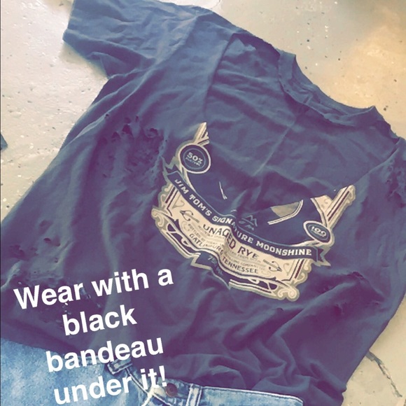 Distressed top - Picture 4 of 4