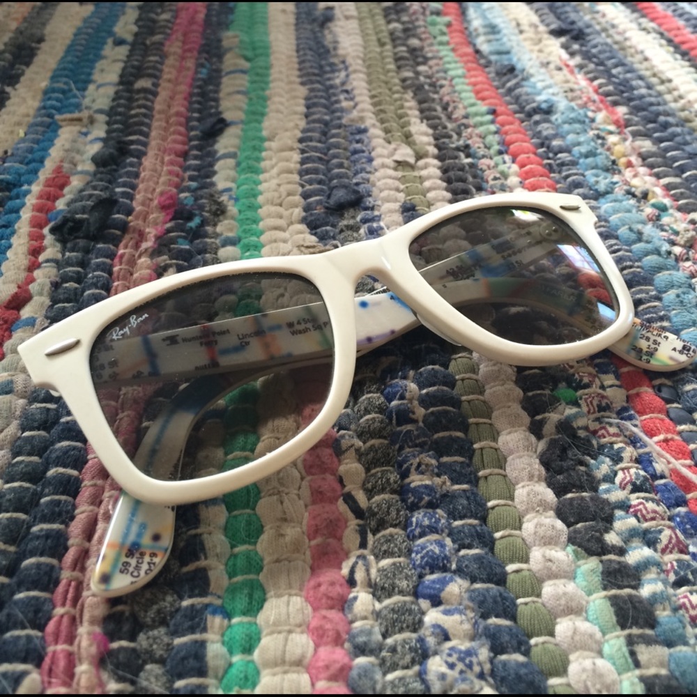 White Ray ban wafers