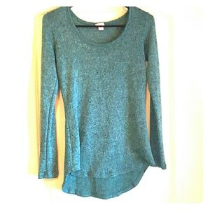 Scoop neck long sleeve