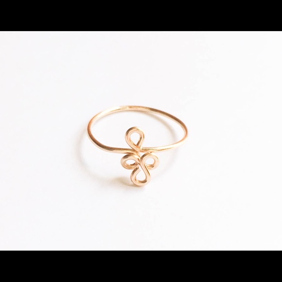 RESTOCKED! NEW COLORS! Curly Toe Ring - Picture 3 of 6