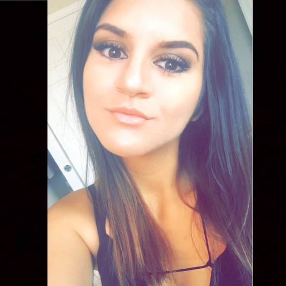 Meet your Posher, Nadia - Picture 1 of 1