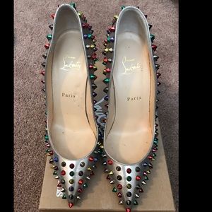 Authentic CL spiked pumps 😍