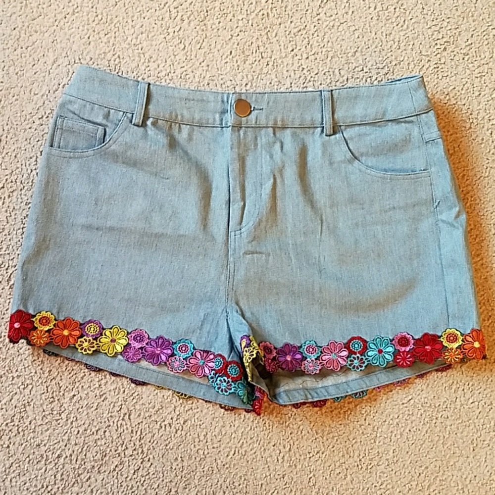 AS Anna Smith  Floral Denim Shorts