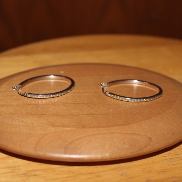 💋 Oval Hoops - Picture 2 of 5