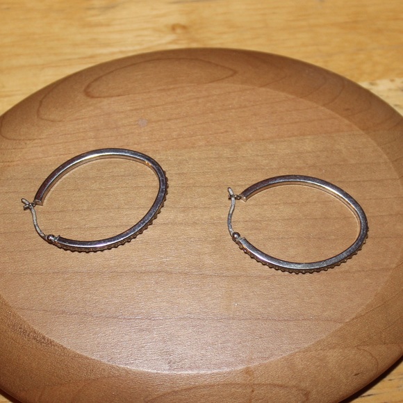 💋 Oval Hoops - Picture 3 of 5