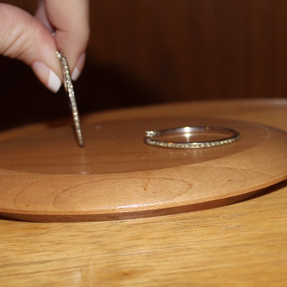 💋 Oval Hoops - Picture 4 of 5