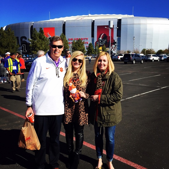 Meet your Posher, Beth - Picture 2 of 2