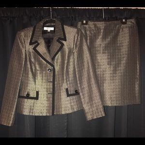 Metallic Taupe and Black 2-Pc Suit
