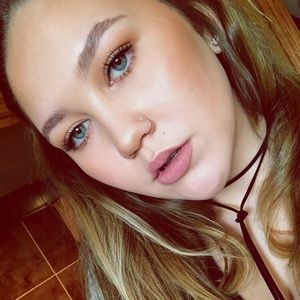 Meet your Posher, Carly