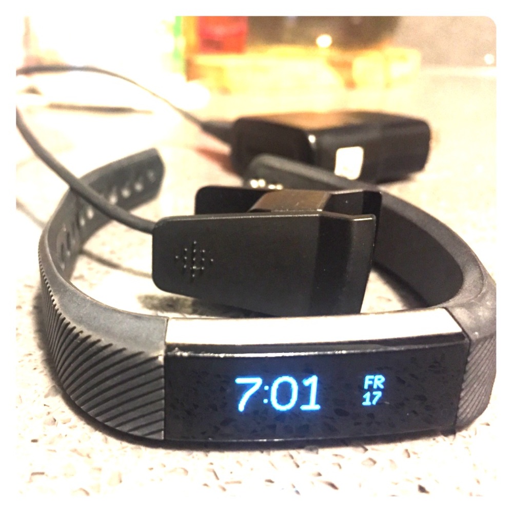 Fitbit Alta - works great no issues.