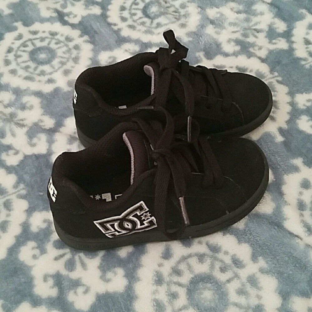 Size 11 toddler DC Shoes