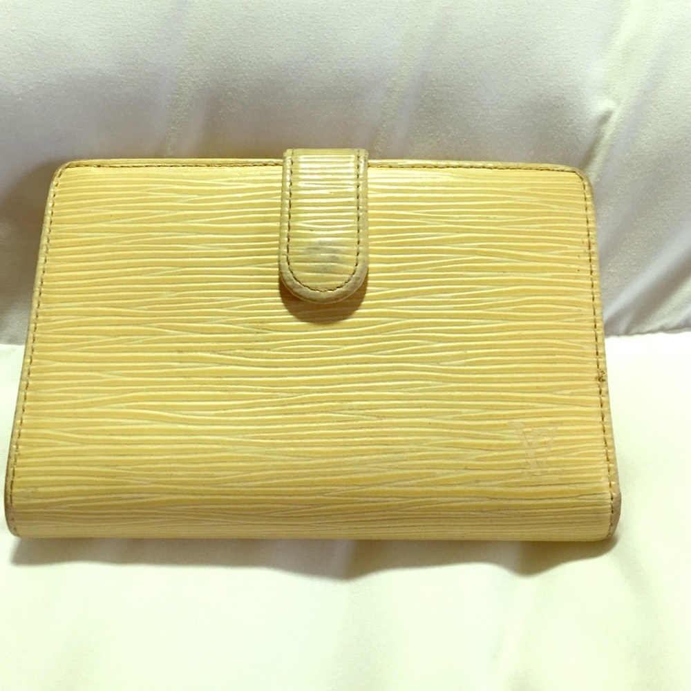 Louis Vuitton EPI Bifold wallet