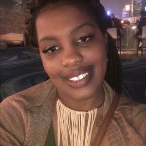 Meet your Posher, Antionette