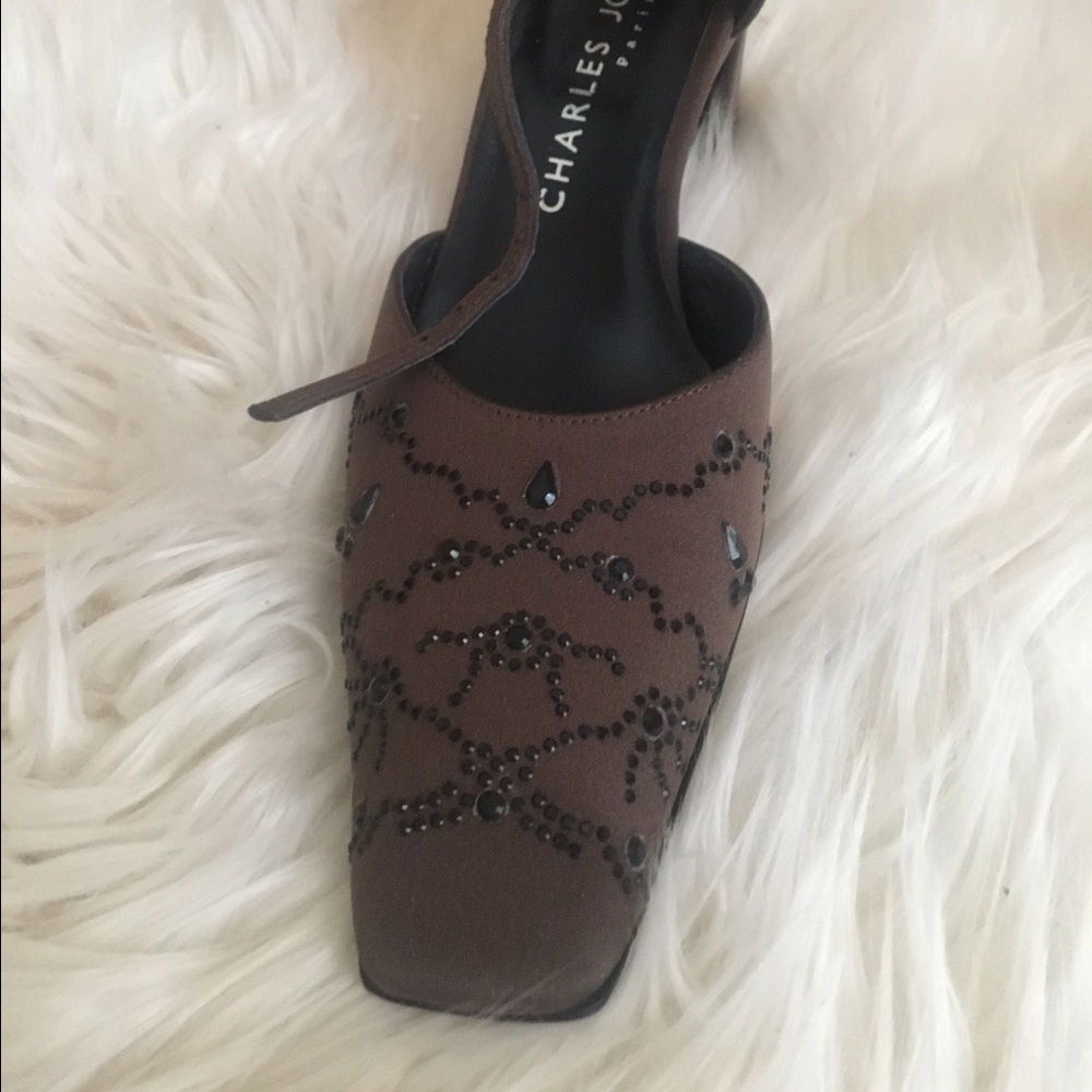 Heels - Picture 2 of 3