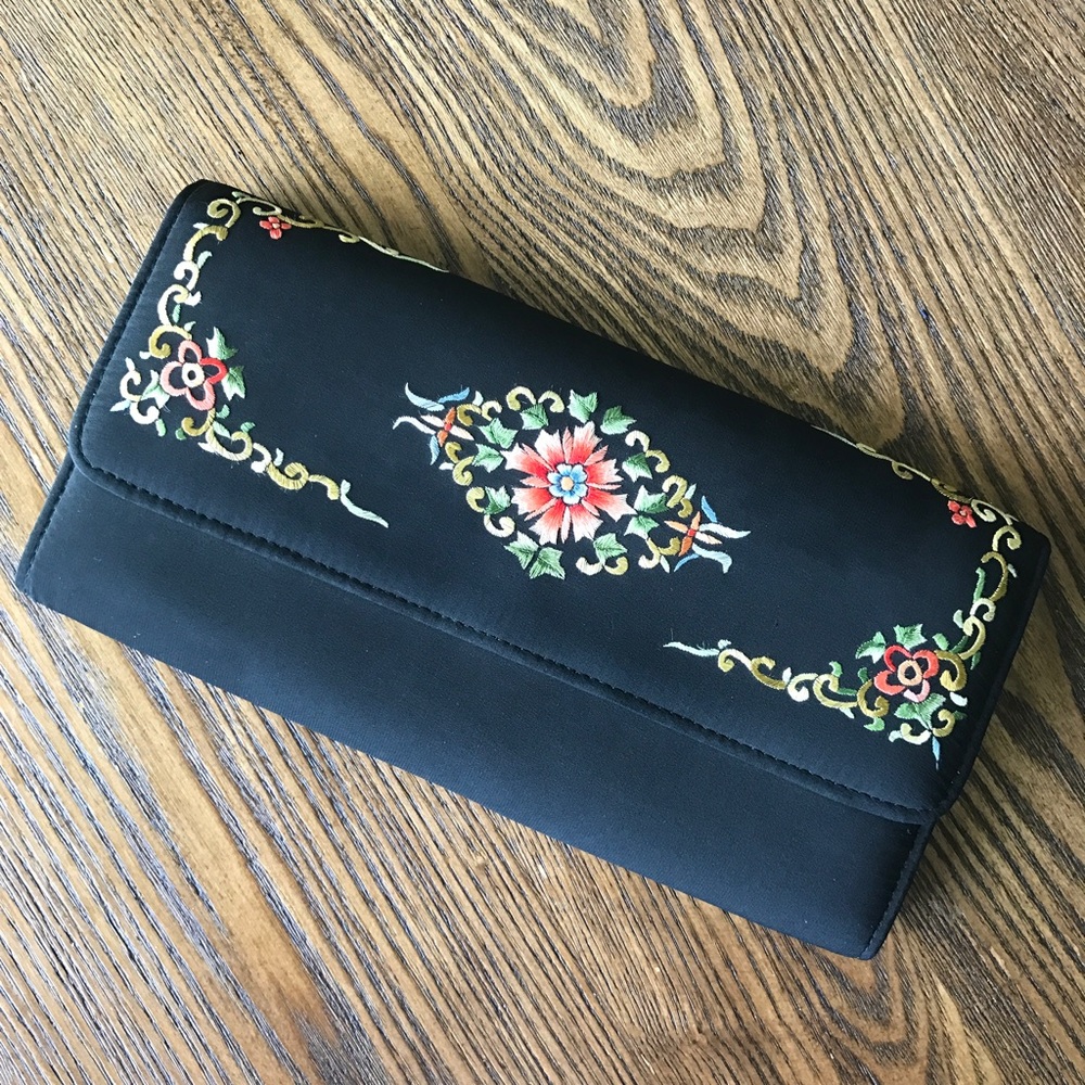 Vintage embroidered clutch purse