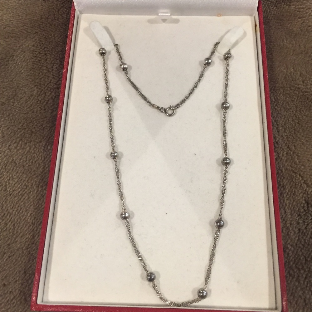 SALE🎀 Sterling silver ball & spiral 18" necklace