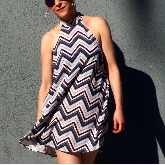 Chevron Sleeveless Choker Swing Dress New - Picture 9 of 12