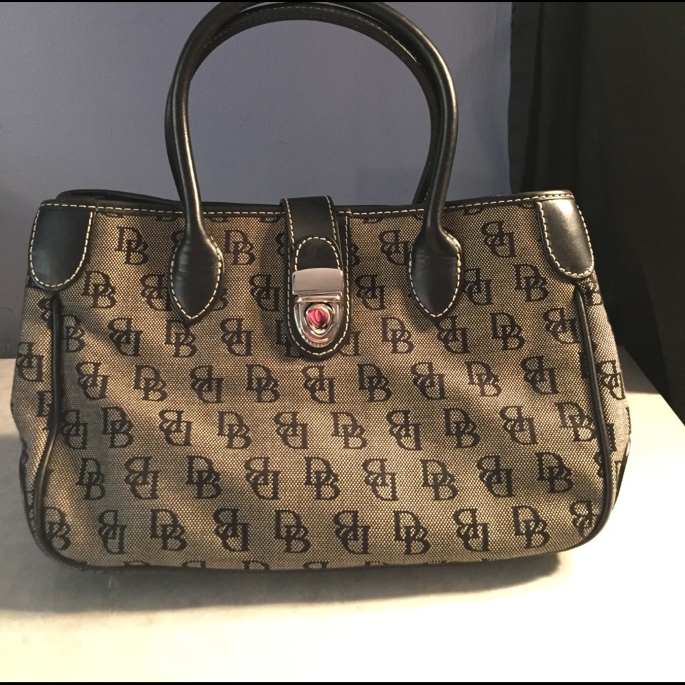 Dooney & Bourke purse