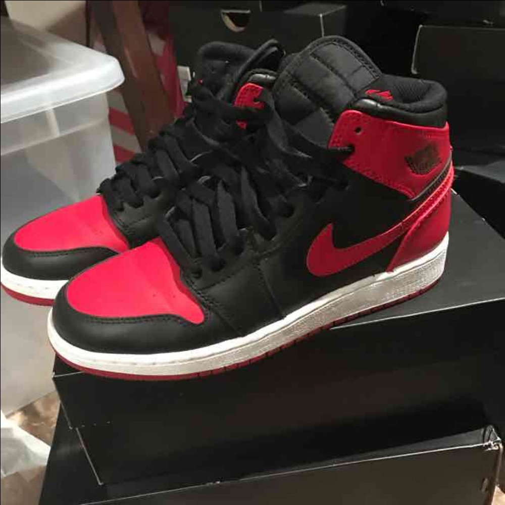 Jordan retro 1 bred size 5y