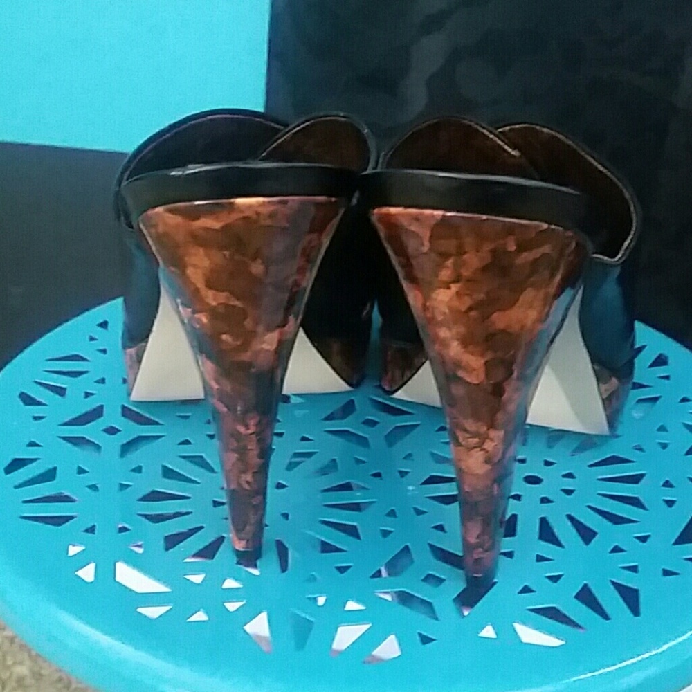 Shoes - Picture 3 of 5