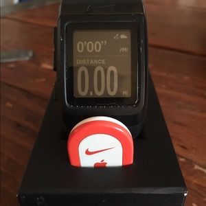 Nike GPS sports watch powered by TomTom