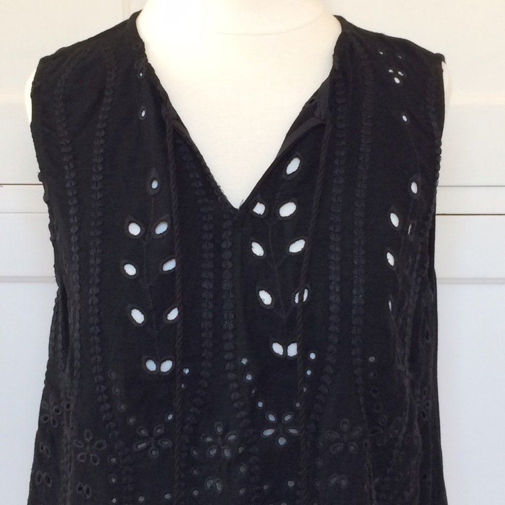Boho Top w/Embroidery Detail - Picture 3 of 8