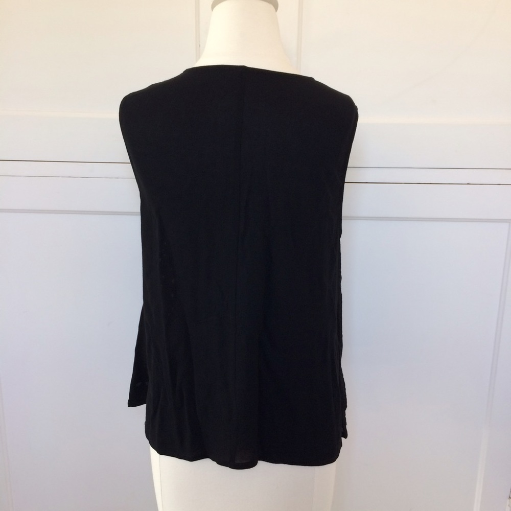 Boho Top w/Embroidery Detail - Picture 4 of 8