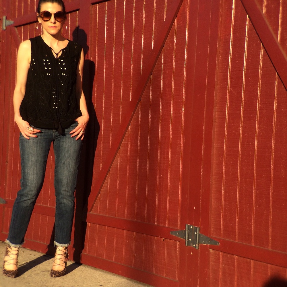 Boho Top w/Embroidery Detail - Picture 7 of 8