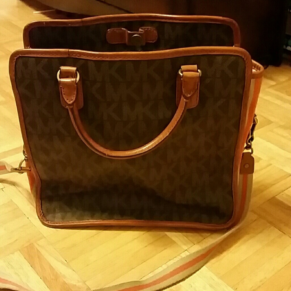 Michael kors cross body bag