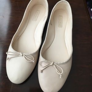 Nine West nude ballerina flats