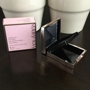 Mary Kay Mini Compact (Unfilled)