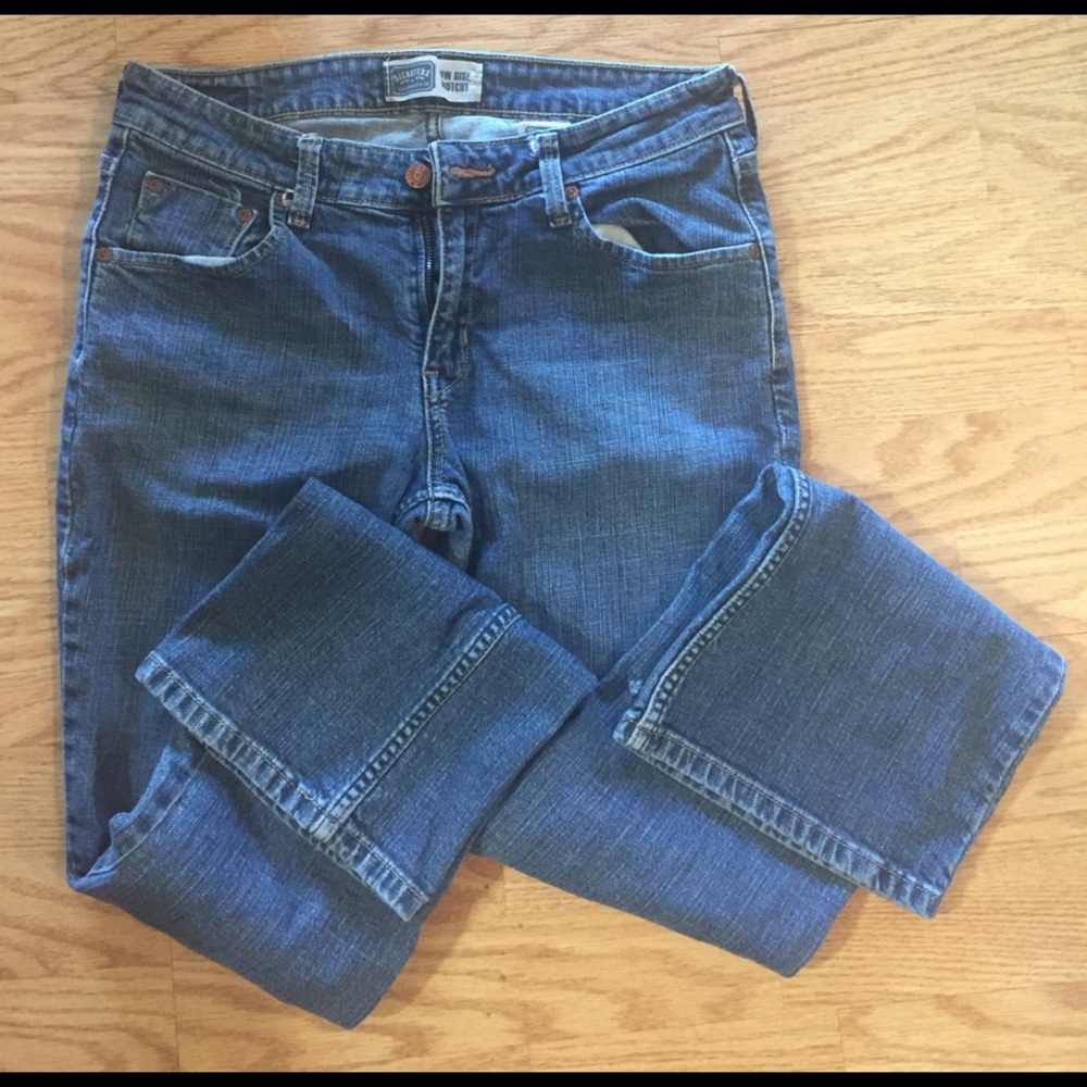 Levi Signature boot cut, low rise