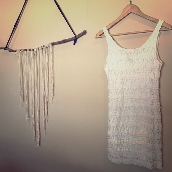Forever 21 Dresses & Skirts - White lacy summer body con dress
