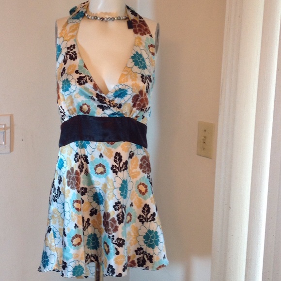 MUTITI-COLOR HALTER TOP - Picture 1 of 3