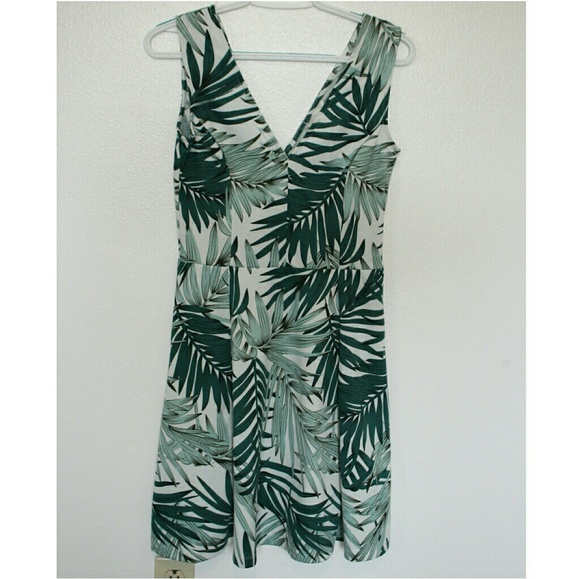 Dress - Picture 1 of 2