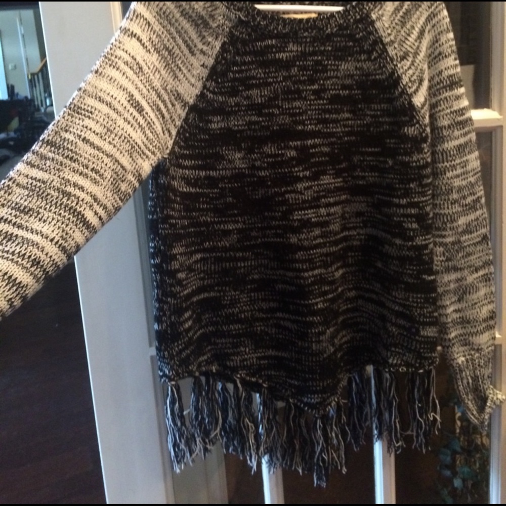 Black and white heathered Hollister sweater