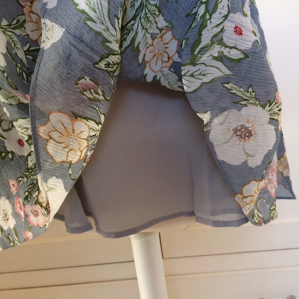 LIMITED TIME ONLY! Grey Floral Swing Dress - Picture 7 of 8