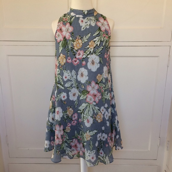 LIMITED TIME ONLY! Grey Floral Swing Dress - Picture 2 of 8