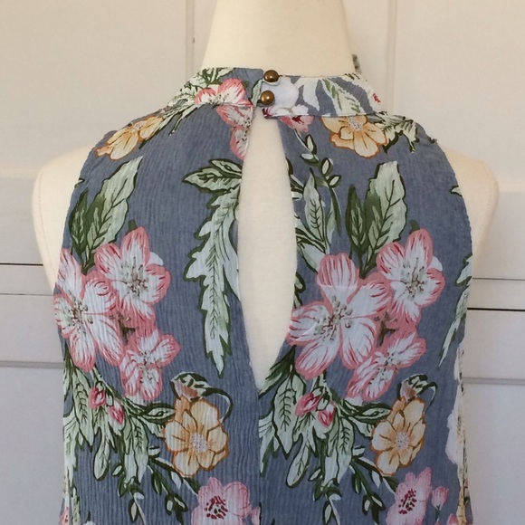 LIMITED TIME ONLY! Grey Floral Swing Dress - Picture 5 of 8