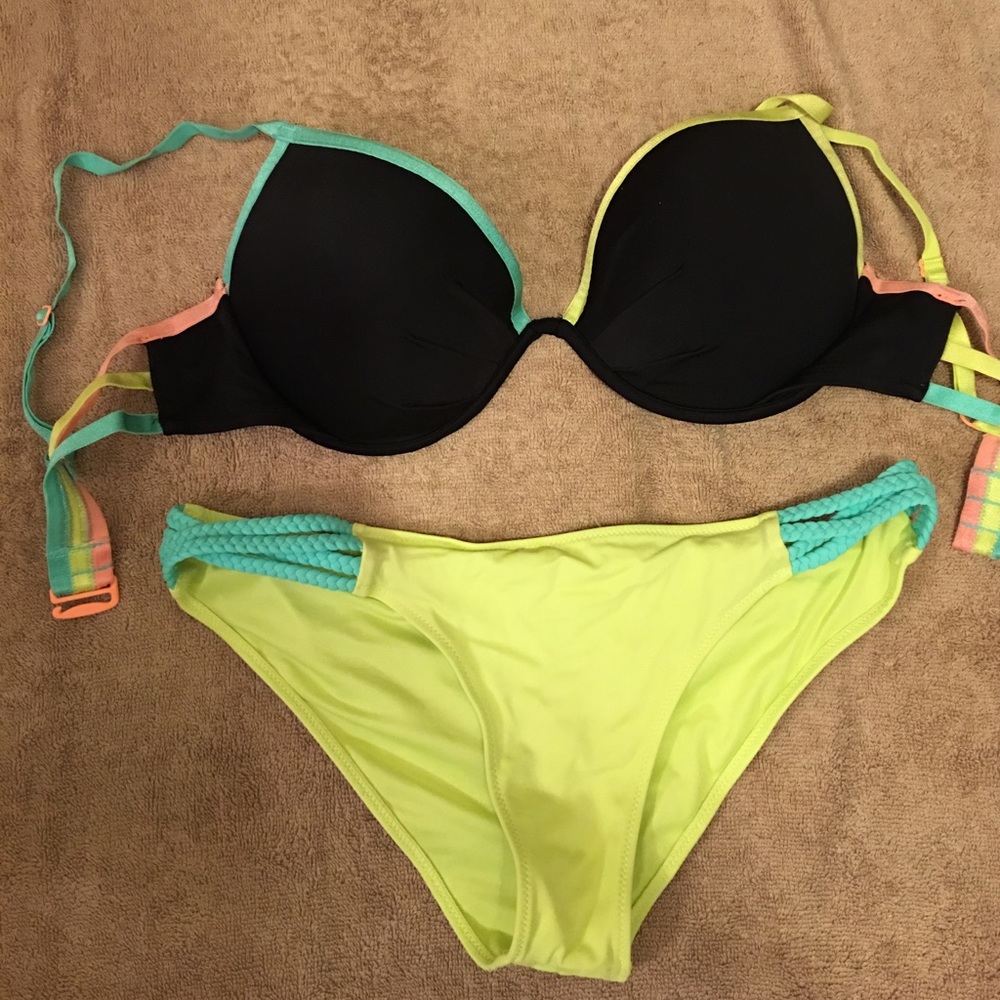 VS bikini