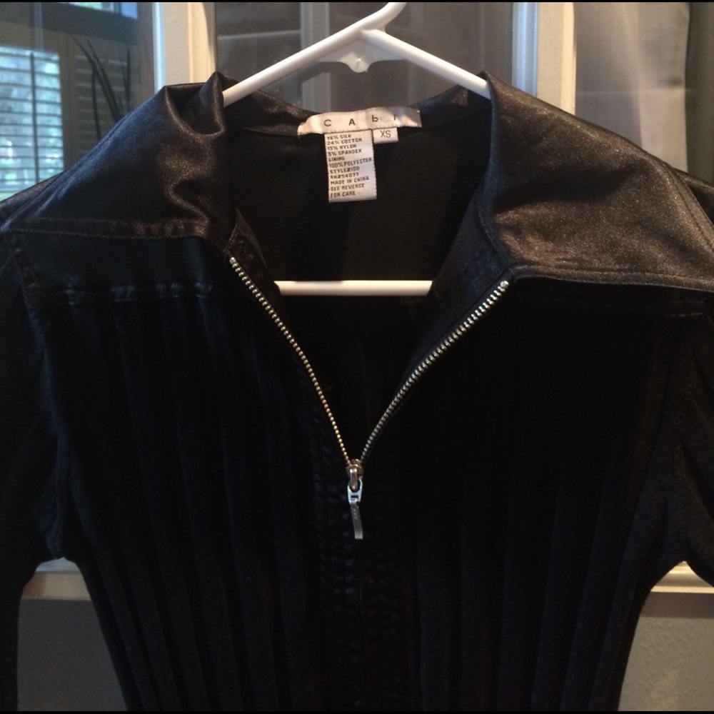 Black super cute CAbi top.