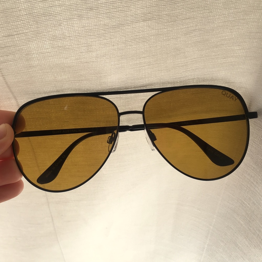 ON HOLD❌❌ Yellow tint QUAY aviators