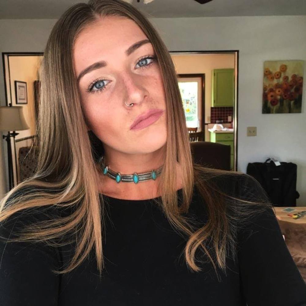Meet your Posher, Devyn
