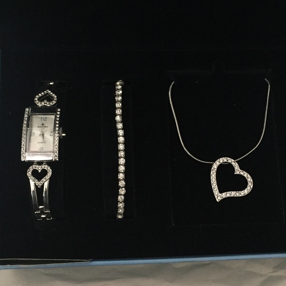 Bella & Rose jewelry set
